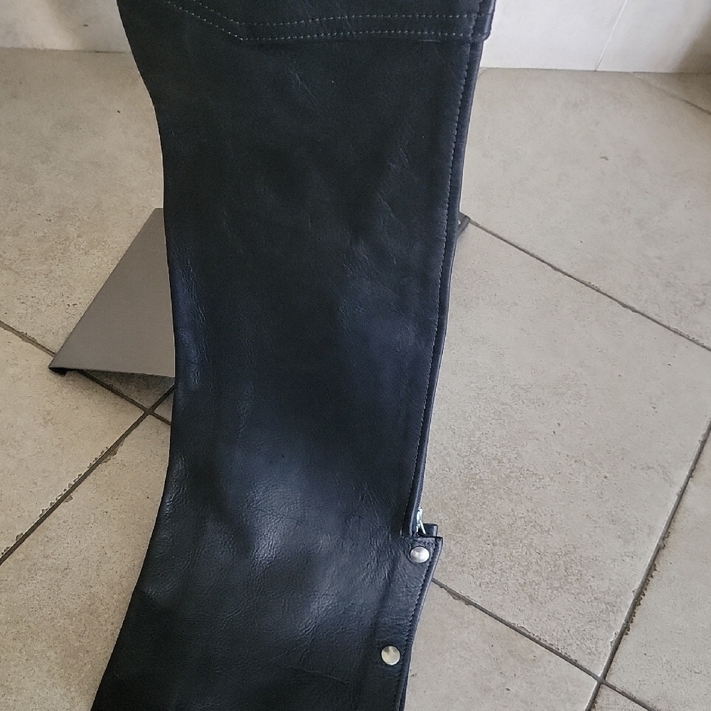 Black Leather Riding Chaps - Picture 6 of 9